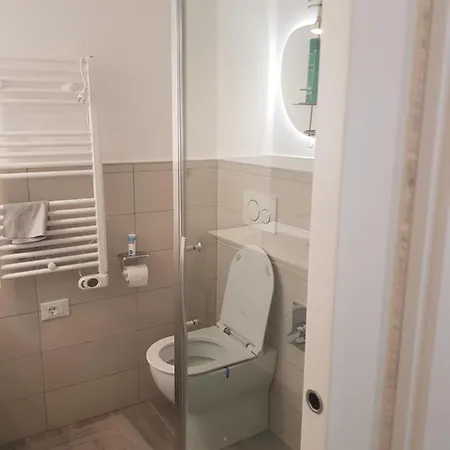 Orchidea Nocleg ze śniadaniem *